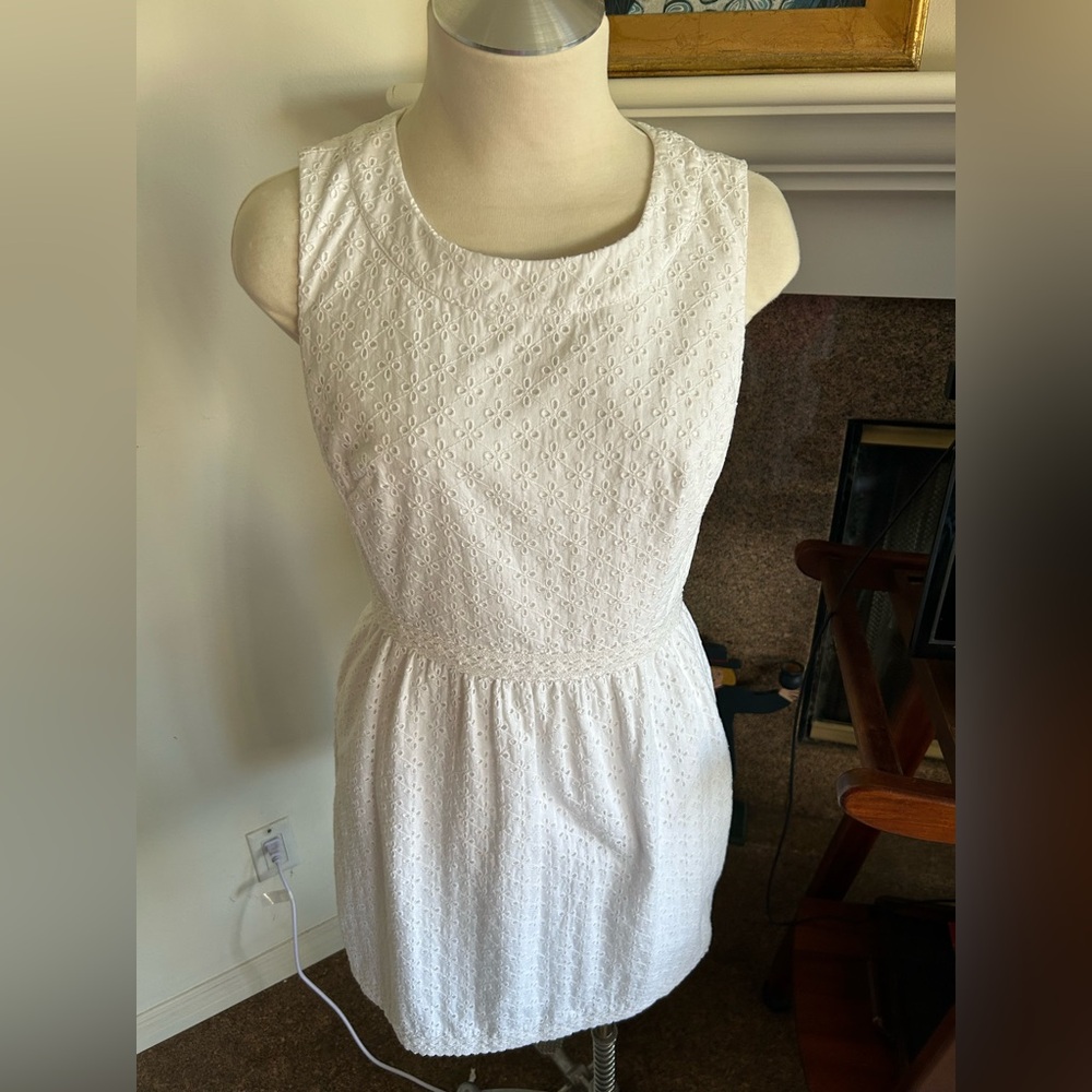 VINEYARD VINES White Lace Midi Dress with Back Cut-Out, Size 2 NWOT - Picture 3 of 12